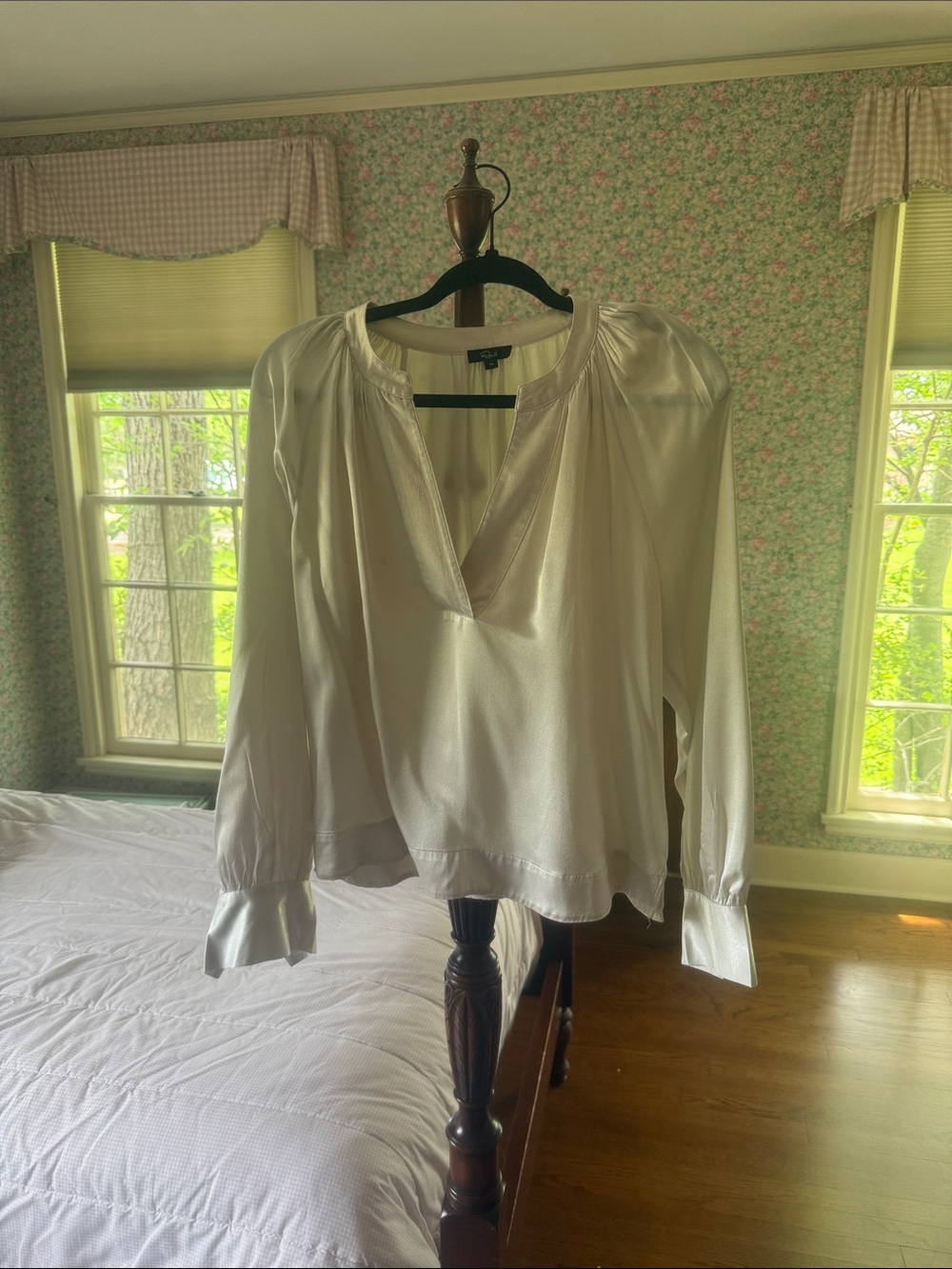 Rails Ivory Satin V-Neck Long-Sleeve Blouse